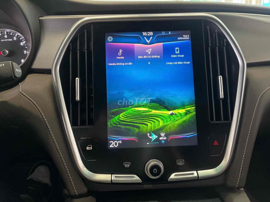 VinFast Lux A2.0 màu đẹp nhất. Mua bán Ô tô tại Thành phố Thái Nguyên Thái Nguyên được đăng bởi Hồng Phương Auto  Auto 597 hình 7