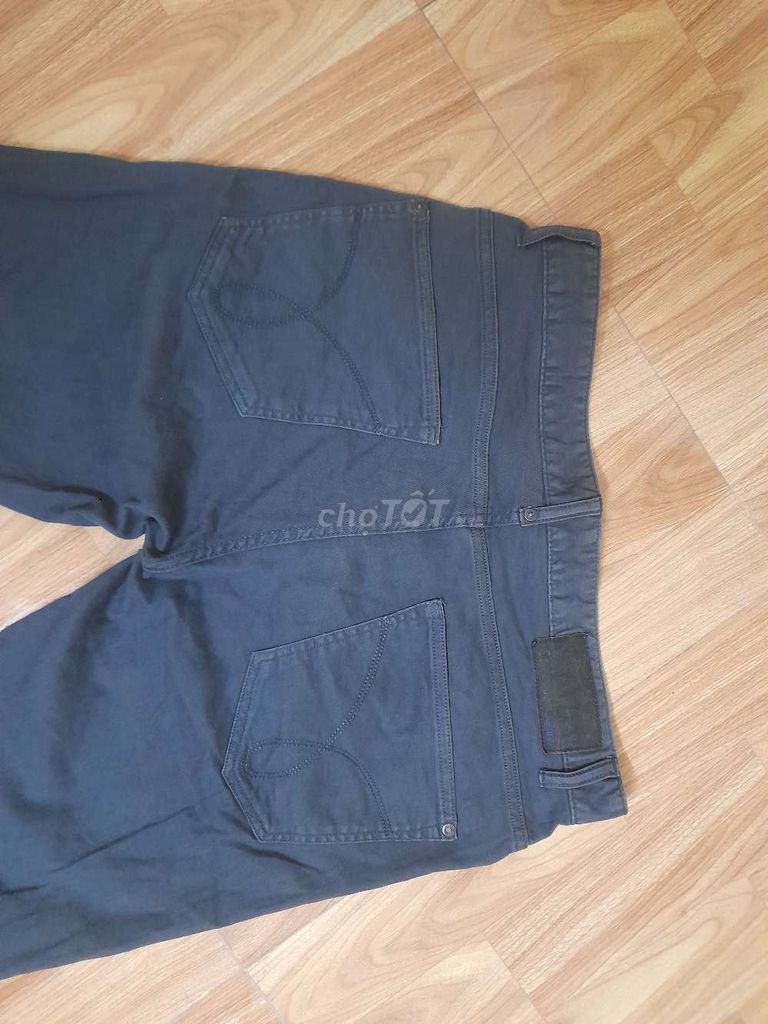 CK jean size 33