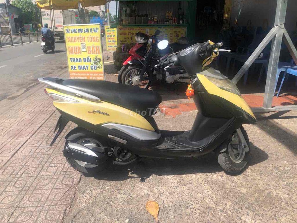 SYM Attila 2010 màu Vàng đen. Mua bán Xe máy tại Quận 7 Tp Hồ Chí Minh được đăng bởi Le tan cang hình 2