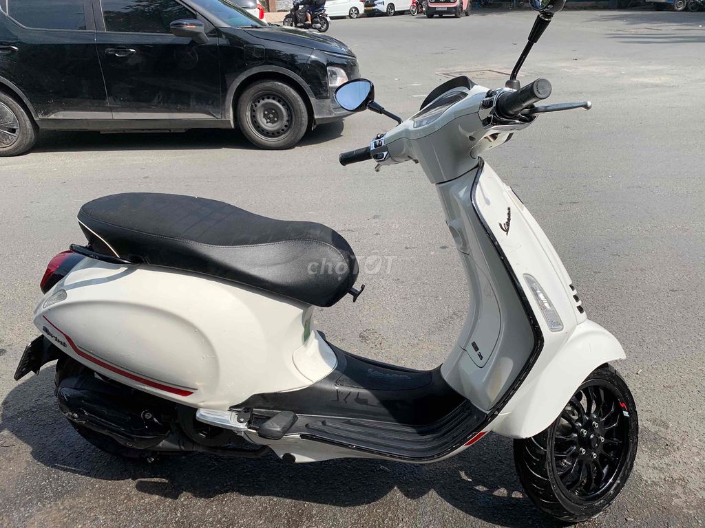 chính chủ cần bán xe vespa màu trắng. Mua bán Xe máy tại Quận Tân Phú Tp Hồ Chí Minh được đăng bởi rakuten hình 2