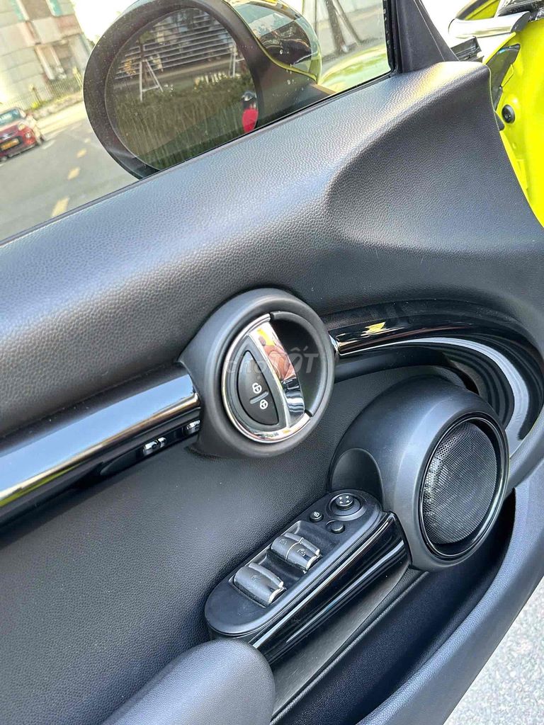 MINI Cooper S mui trần sx 2018 siêu đẹp. Mua bán Ô tô tại Quận Cầu Giấy Hà Nội được đăng bởi Cao Quý hình 8