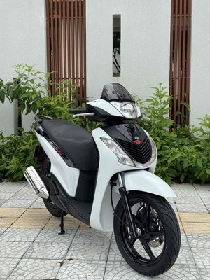 Hon Da SH 125 nhập ý dk 2011 xe rin bs 43. Mua bán Xe máy tại Quận Cẩm Lệ Đà Nẵng được đăng bởi 153 Đường 2 tháng 9 Hoà cường Tp Đà Nẵng 