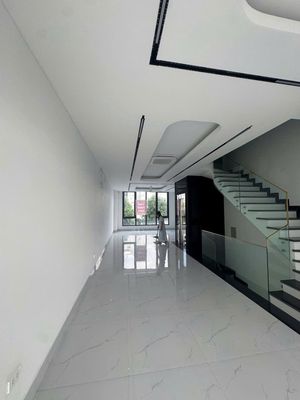 Giá 29tr cho thuê shophouse 5 tầng full nội thất có thang máy OCP 1 GL