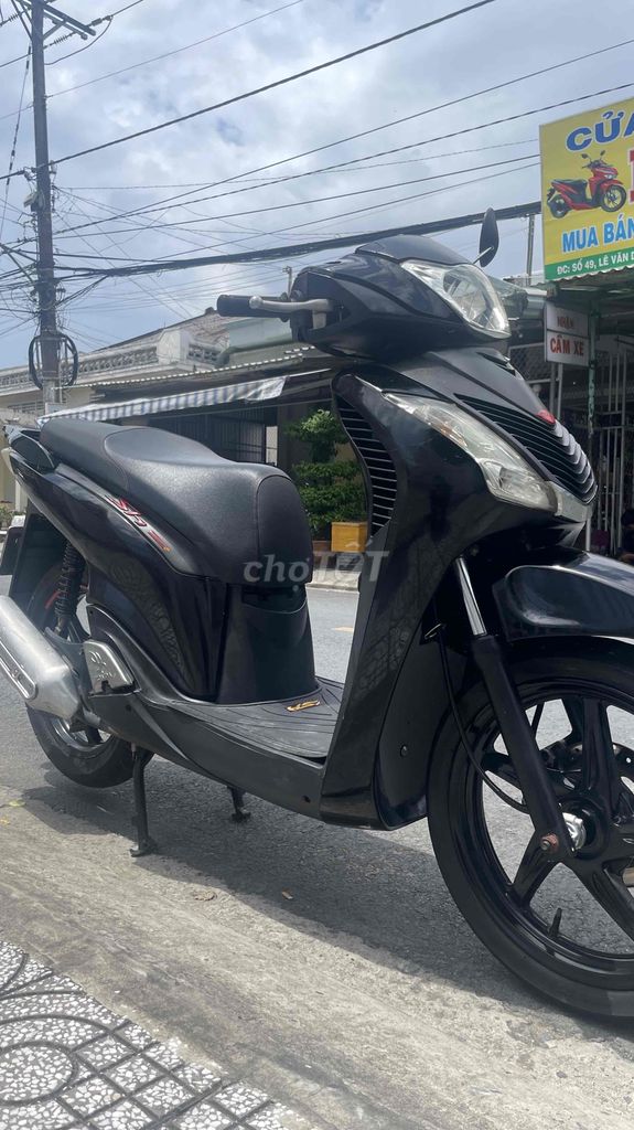 HONDA SH LÊN ÁO MÁY ÊM. Mua bán Xe máy tại Huyện Trà Ôn Vĩnh Long được đăng bởi Cửa hàng xe Phương Linh hình 4