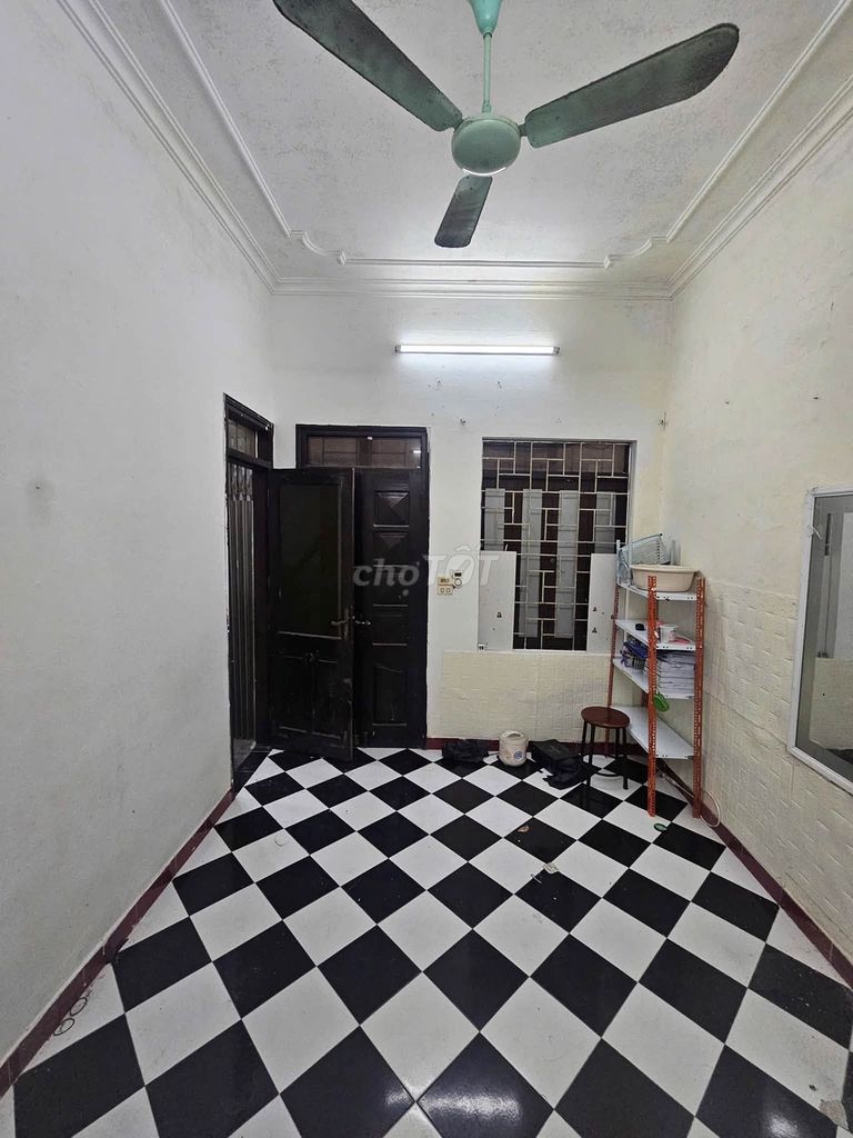 Дом в аренду 40 м x 3 этажа, 4 спальни, 2 спальни, Гонконг Май, Бах Май