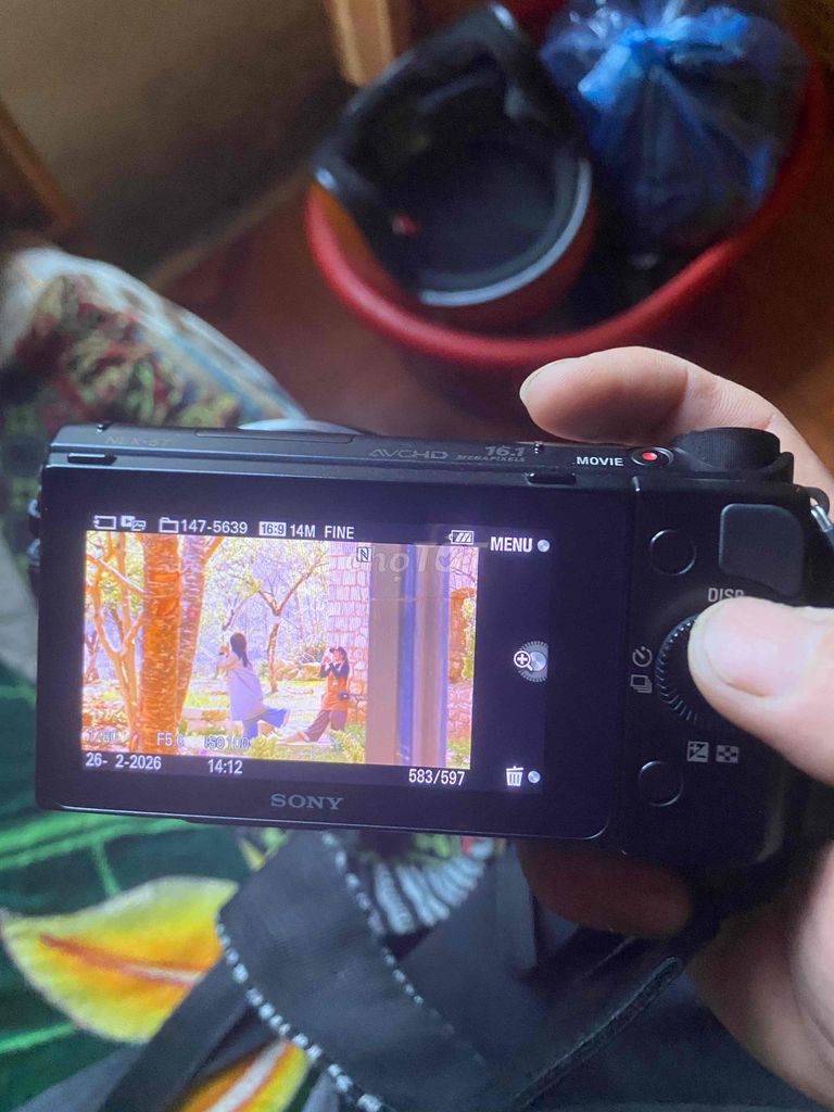 Máy ảnh Sony Alpha nex 5t đen 95%. Mua bán Máy ảnh, Máy quay tại Thị xã Sa Pa Lào Cai được đăng bởi Hoàng Thảo hình 1