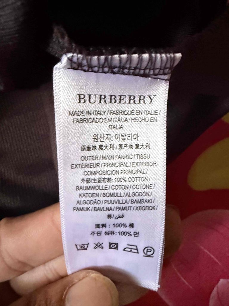Áo polo Burberry Cotton đen. Mua bán Quần áo tại Thành phố Tân An Long An được đăng bởi Min Lữ hình 1