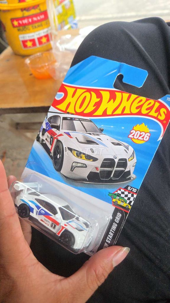 Xe mô hình Hot Wheels BMW M4 GT3 1:64 Trắng
