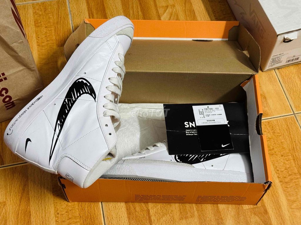 pass đôi blazer mid nike size42 còn mới