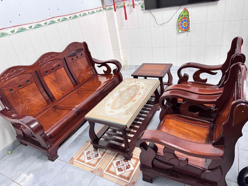 Bộ bàn ghế Gỗ Nâu Còn mới. Mua bán Bàn ghế tại Thành phố Biên Hòa Đồng Nai được đăng bởi Tên chưa cung cấp hình 1