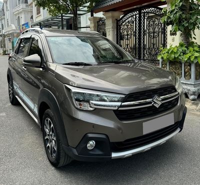 Suzuki XL7 2023 màu xám, xe đẹp