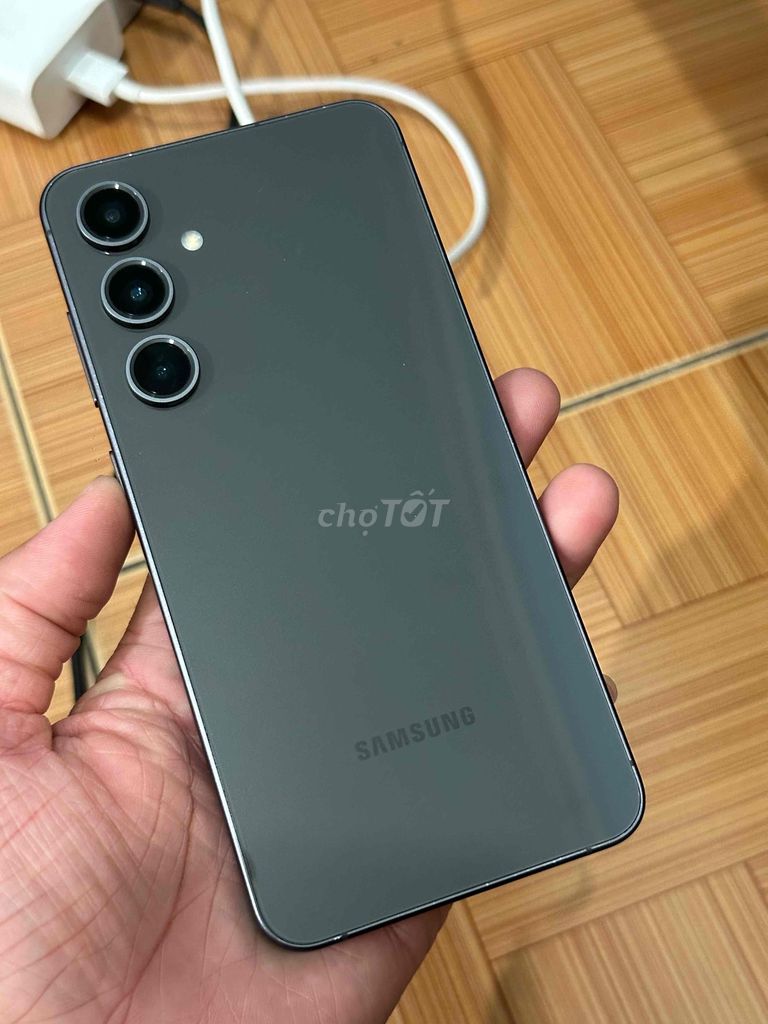 Samsung S24 FE ram 8/128 chính hãng zin bán ạ. Mua bán Điện thoại tại Thành phố Thủ Dầu Một Bình Dương được đăng bởi Hoàng hải hình 1