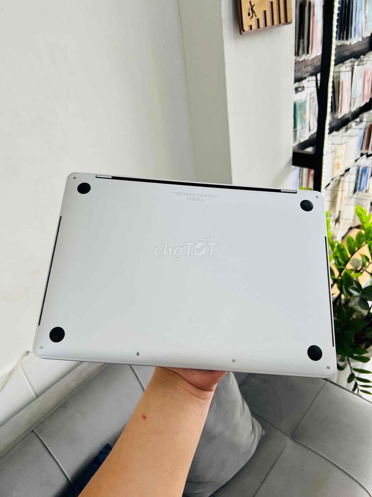 Macbook Pro 2019 13 inch bộ nhớ 256Gb