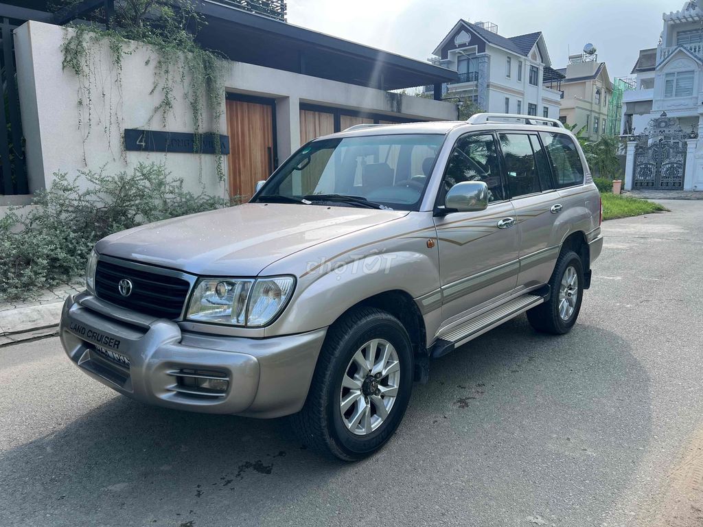 Золотой песочный номер Toyota Land Cruiser 2002