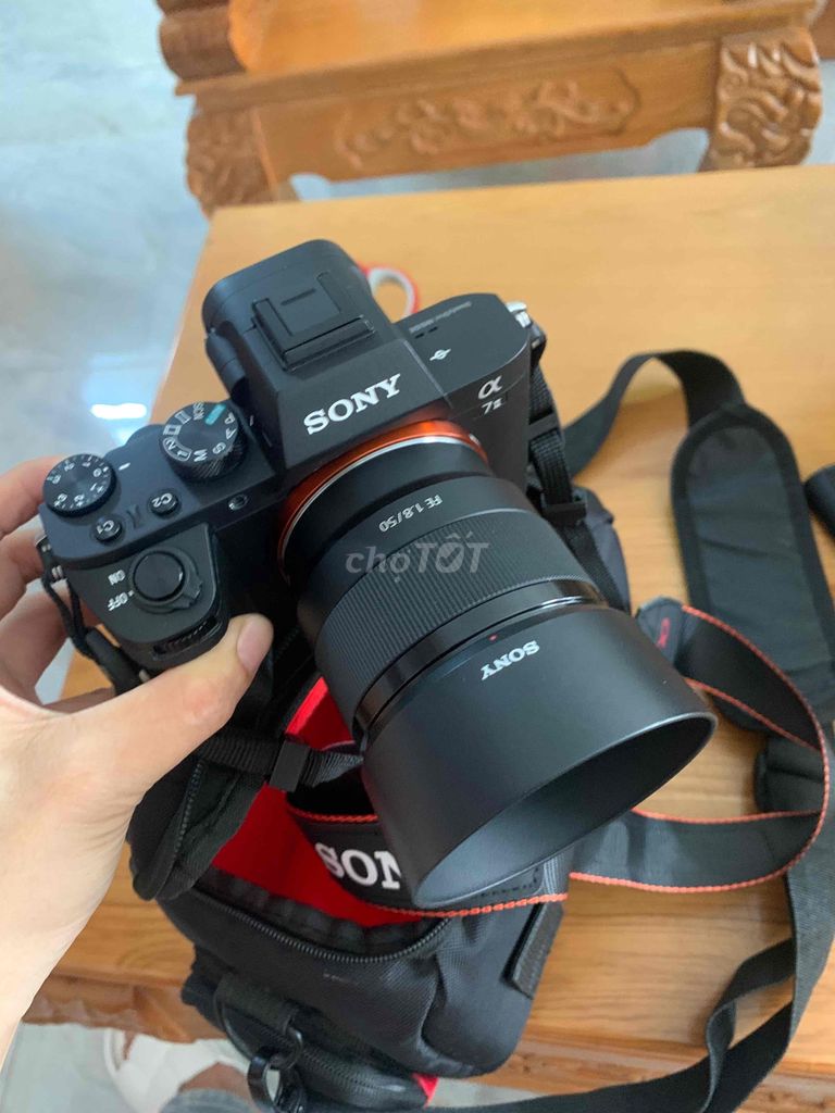 Sony A7mark 2 kèm lens 50 1.8FE và phụ kiện