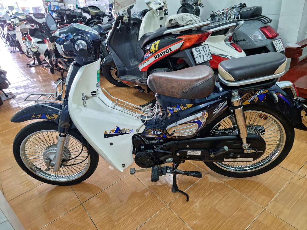 Honda Super Cub 50 Xanh trắng. Mua bán Xe máy tại Quận Ninh Kiều Cần Thơ được đăng bởi CHXM Trung Trưc  hình 11