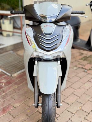 SH 2023 XÁM XI MĂNG, XE ĐẸP KENG !. Mua bán Xe máy tại Thành phố Buôn Ma Thuột Đắk Lắk được đăng bởi CẦM ĐỒ TUẤN ĐẠT