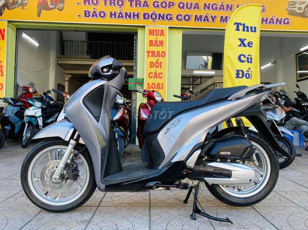 Honda SH150i ABS 2019 Bạc 15000 km. Mua bán Xe máy tại Quận Ninh Kiều Cần Thơ được đăng bởi CHXM Tân Liên Hưng 2 hình 3