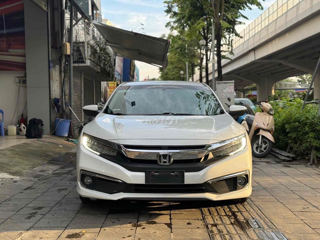 CẦN BÁN HONDA CIVIC 1.5GAT MODEL 2021 SIÊU MỚI. Mua bán Ô tô tại Quận Bắc Từ Liêm Hà Nội được đăng bởi Mr PHÁT THÁI HÀ AUTO hình 1