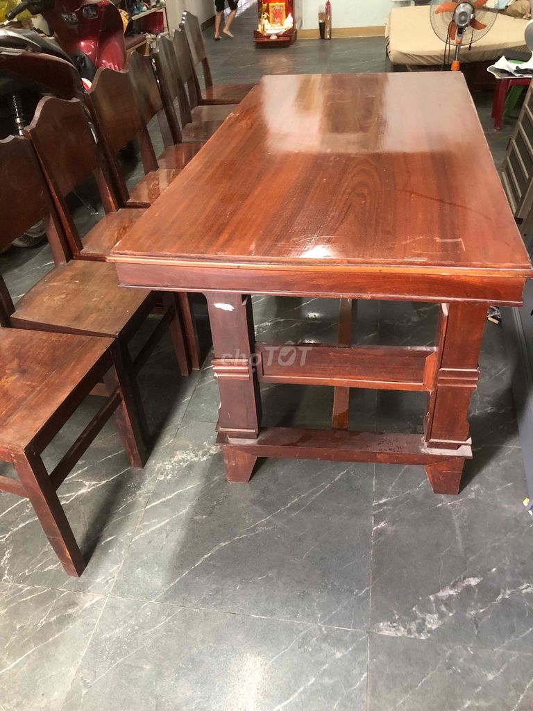 Bộ bàn ăn Gỗ Nâu 8 ghế mặt gỗ nguyên tấm. Mua bán Bàn ghế tại Quận 12 Tp Hồ Chí Minh được đăng bởi Nguyễn Tuấn hình 1