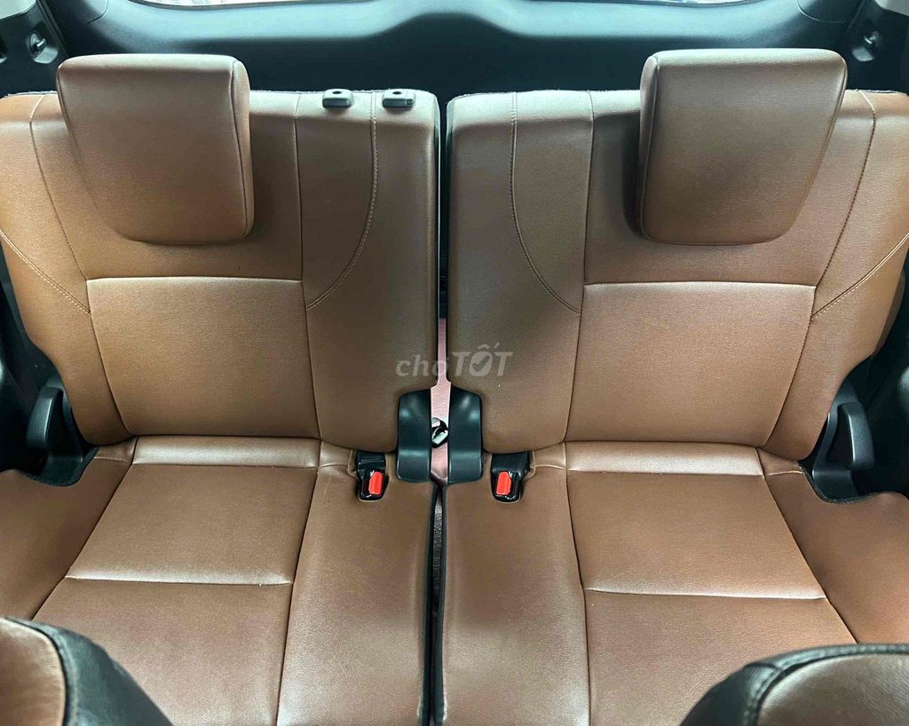 Toyota Innova V số tự động màu đồng 7 ghế ghế điện. Mua bán Ô tô tại Quận Bình Thạnh Tp Hồ Chí Minh được đăng bởi Đại lý chính hãng xe qua sử dụng Toyota Sài Gòn hình 4