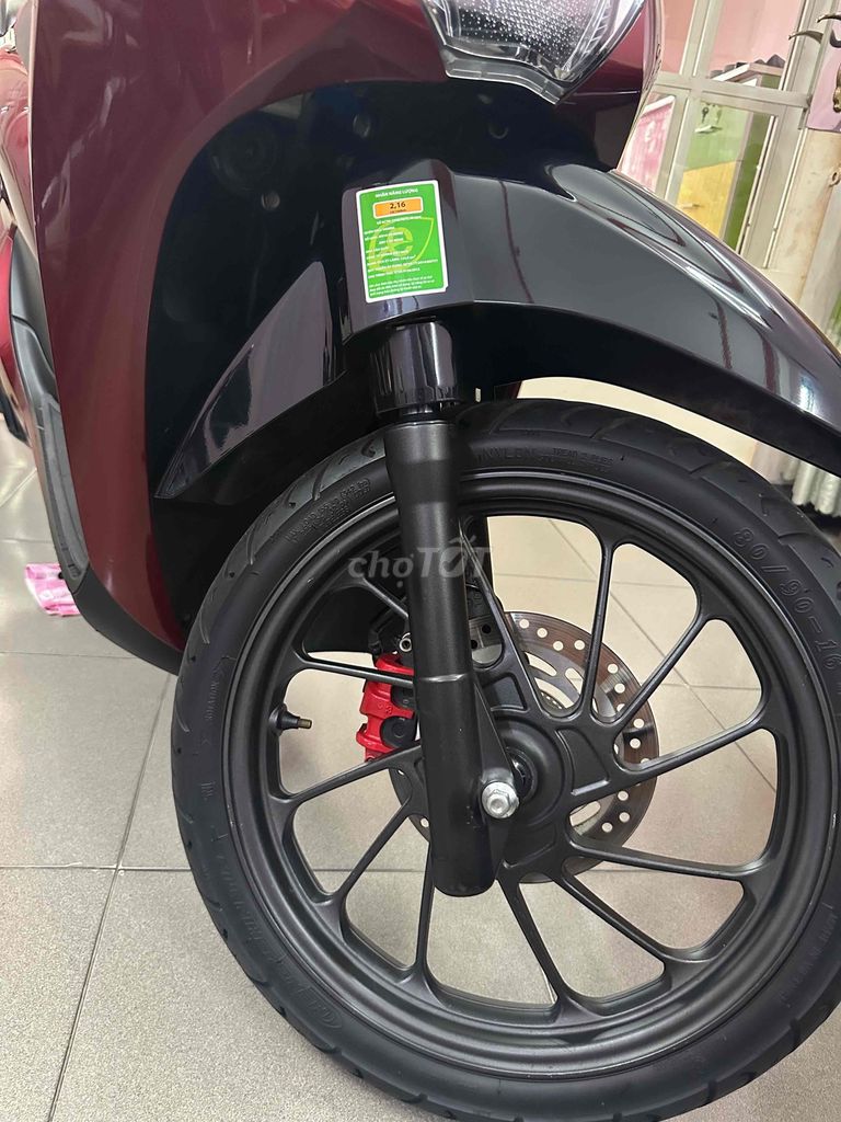 Honda SH Mode 2022 ABS красный, пробег 10363 км