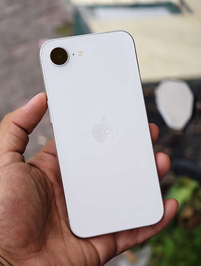 🍎IPHONE 16E 128GB TRẮNG ĐẸP NGUYÊN BẢN 99% P100👇. Mua bán Điện thoại tại Quận Hải An Hải Phòng được đăng bởi 98 Ngô Gia Tự Hoàng Dũng Mobile Ngã 3 Văn Cao hình 1
