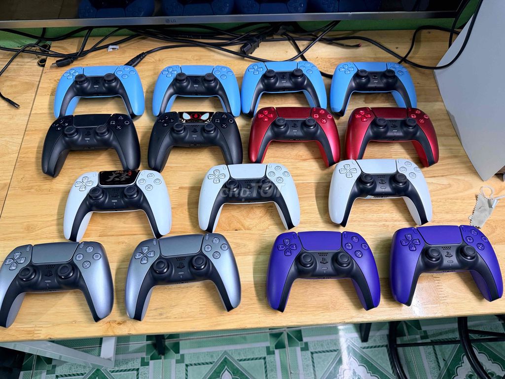 Tay cầm PS5 DualSense Trắng Cũ Đẹp. Mua bán Thiết bị chơi game tại Quận Cái Răng Cần Thơ được đăng bởi GAMESTORE 1992 hình 1