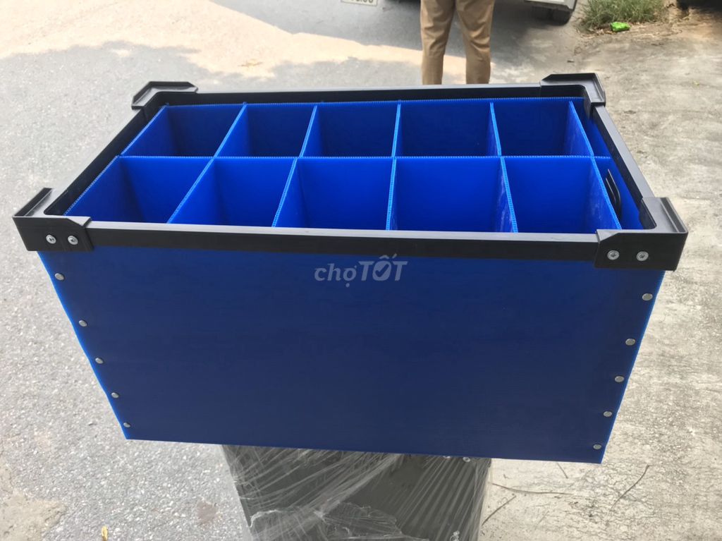 Thùng nhựa Danpla Xanh dương có vách ngăn. Mua bán Đồ dùng văn phòng tại Huyện Thường Tín Hà Nội được đăng bởi Quang Minh hình 1