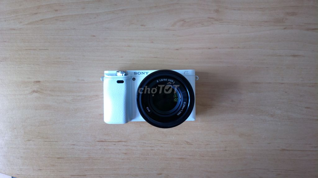 Sony A6000 màu trắng + lens 50mm F1.8