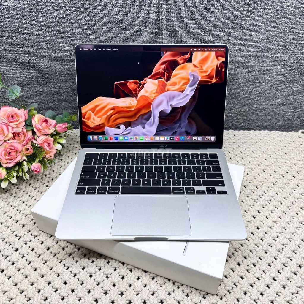 Macbook Air M4 - 16G / 256 - Pin 100% - Fullbox. Mua bán Laptop tại Thành phố Huế Thừa Thiên Huế được đăng bởi LÊ NGUYỄN LAPTOP LAPTOPHUE COM VN hình 1