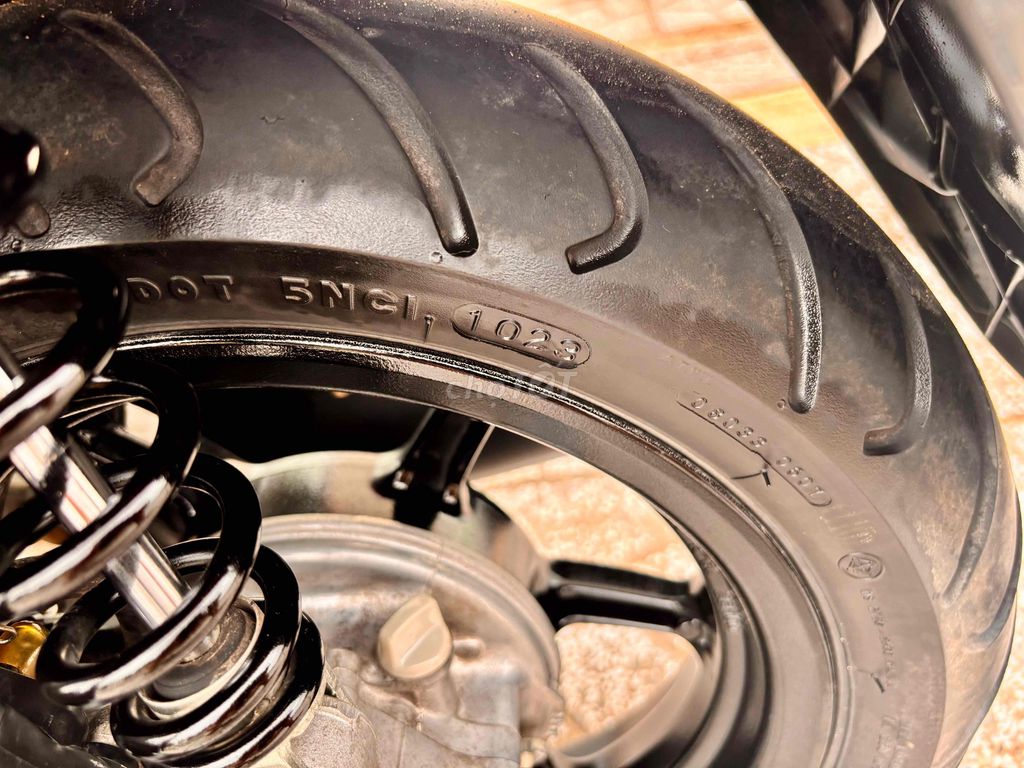 Grande Blue Core Hybrid 2023 Abs,xe lướt 9000km. Mua bán Xe máy tại Quận Ninh Kiều Cần Thơ được đăng bởi Cửa Hàng Xe máy Tân Lập Hưng hình 11