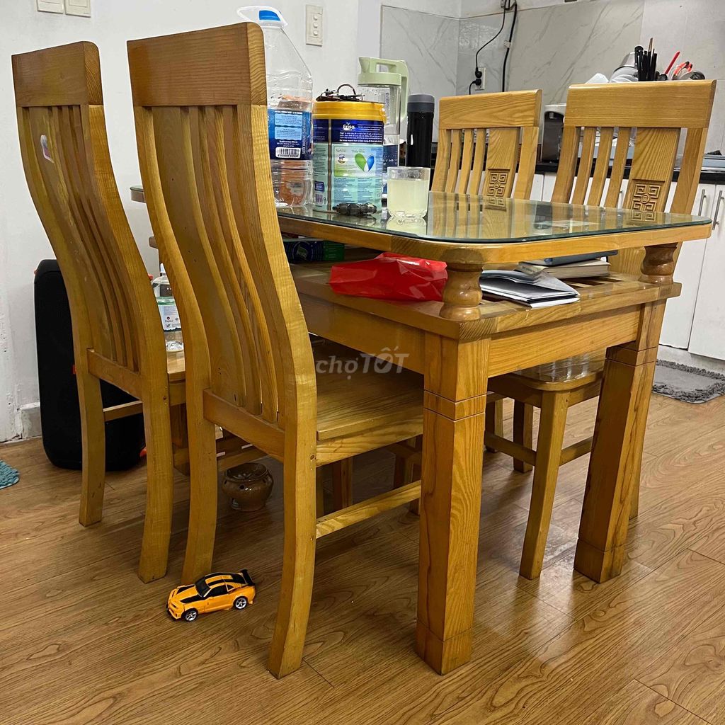 Bàn ghế ăn gỗ sồi 4 ghế. Mua bán Bàn ghế tại Thành phố Thủ Đức Tp Hồ Chí Minh được đăng bởi Vũ Văn Lâm hình 1