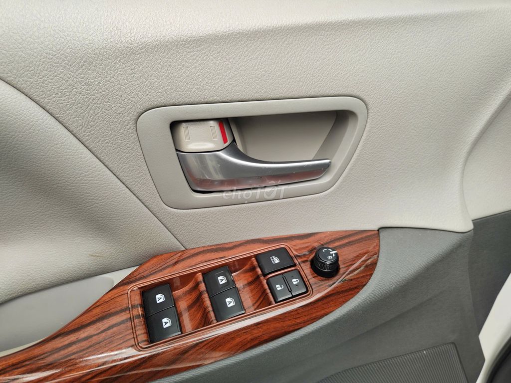 Toyota Sienna 2015 - XE NHẬP MỸ NGUYÊN CHIẾC. Mua bán Ô tô tại Quận 8 Tp Hồ Chí Minh được đăng bởi Sang Bùi hình 16
