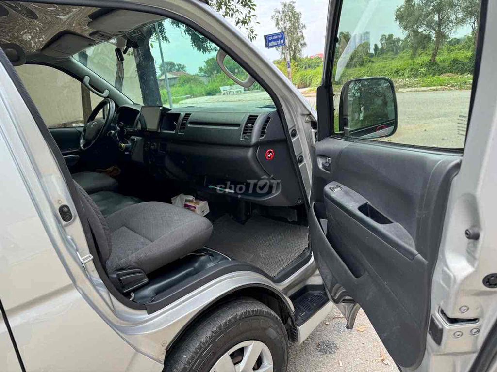 Toyota Hiace 2*** km. Mua bán Ô tô tại Quận Gò Vấp Tp Hồ Chí Minh được đăng bởi phú tài hình 12