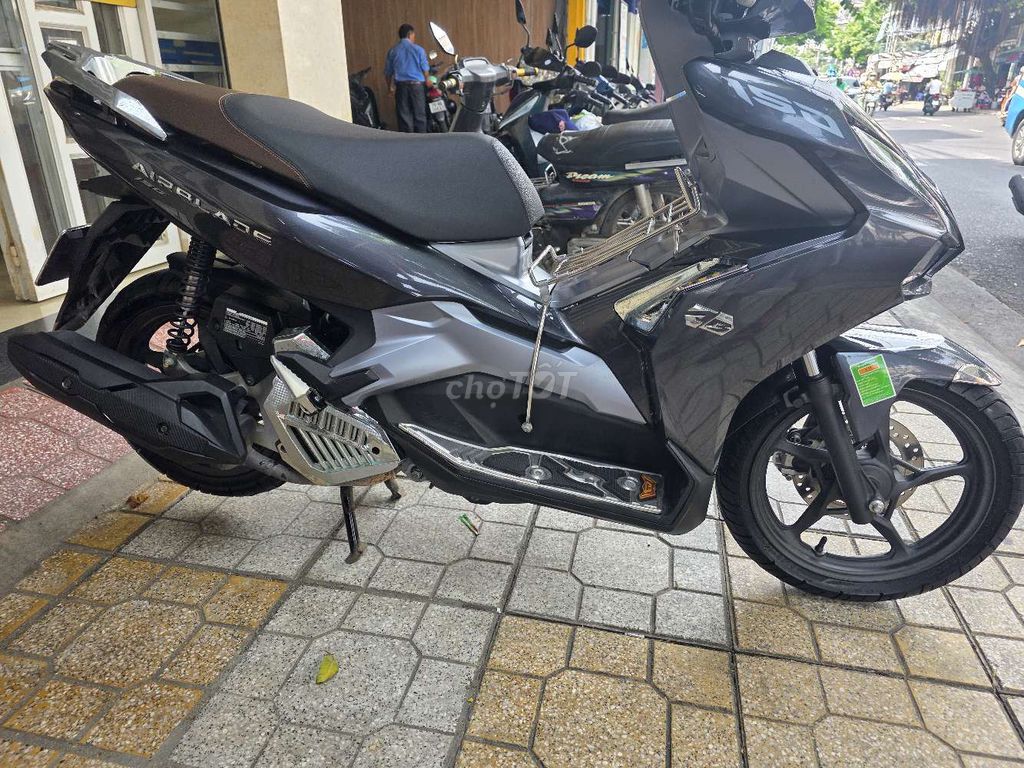 Honda Air Blade 150 ABS Đen 4.600km. Mua bán Xe máy tại Thành phố Nha Trang Khánh Hòa được đăng bởi Cầm đồ Thành Công hình 2