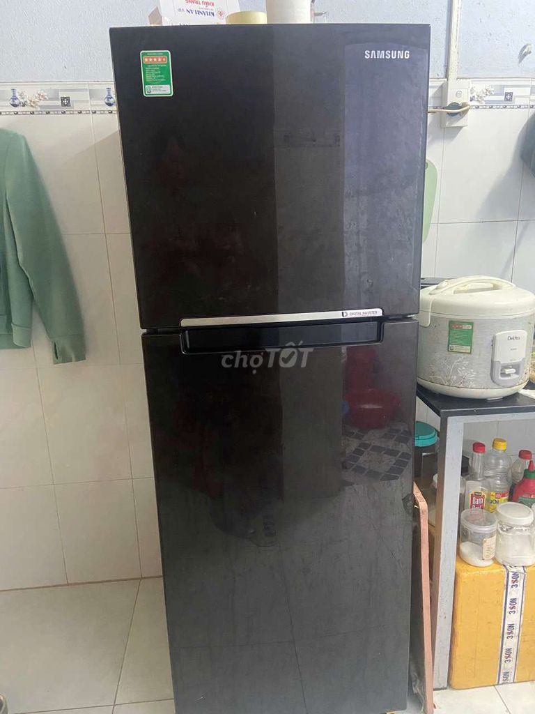 Tủ lạnh Samsung RT22M4032BY 236L. Mua bán Tủ lạnh tại Thành phố Dĩ An Bình Dương được đăng bởi Phương hình 1
