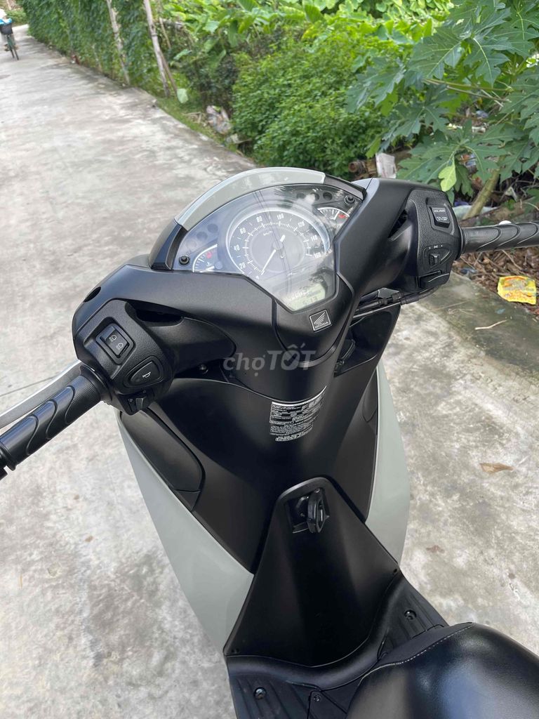 Cần bán sh 125 2017 xanh xi măng máy zin chính chu. Mua bán Xe máy tại Quận Kiến An Hải Phòng được đăng bởi Đức Anh  hình 4