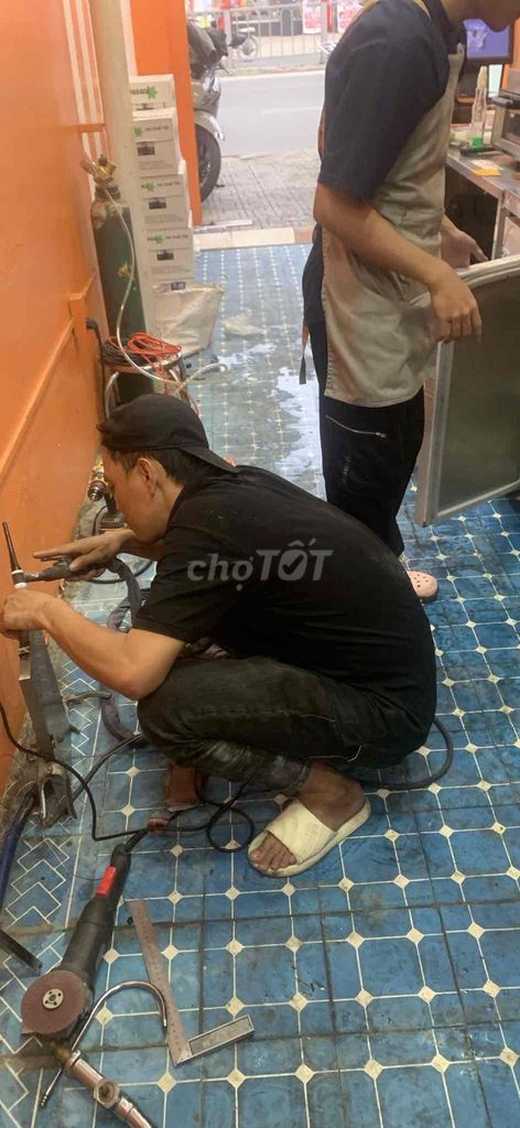 Tuyển Thợ Inox . có kinh nghiệm đóng xe