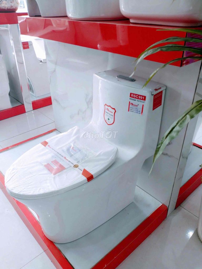Bồn cầu Rossa RSC 991 Trắng. Mua bán Thiết bị vệ sinh, nhà tắm tại Quận Liên Chiểu Đà Nẵng được đăng bởi Hảo Phạm hình 1