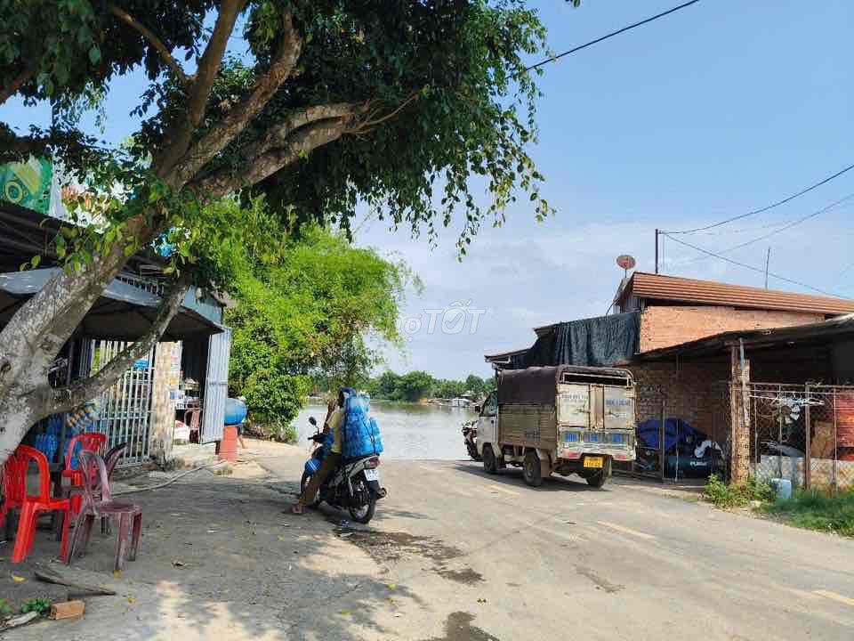 Vườn nghỉ dưỡng gần sông 4300m2 có 300TC chỉ 1.850 tỷ. Mua bán đất tại Huyện Tân Phú Đồng Nai được đăng bởi Trần Dung hình 1