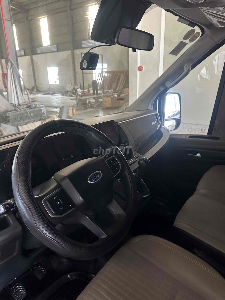 Ford Transit 2024 Premium 16 - 26000 km. Mua bán Ô tô tại Thành phố Châu Đốc An Giang được đăng bởi Le quang vinh hình 5