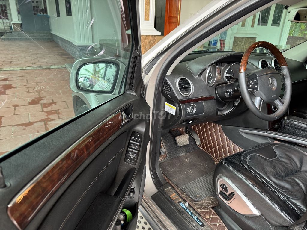 Gia đình có Merc GL550 đklđ 2009 sx 207 rất đẹp. Mua bán Ô tô tại Quận Tây Hồ Hà Nội được đăng bởi Nam Tước hình 16