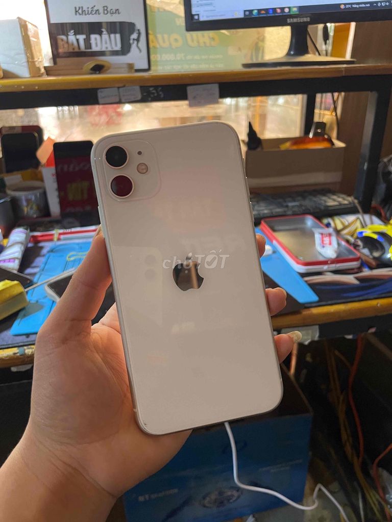 Apple iPhone 11 64GB Trắng. Mua bán Điện thoại tại Huyện Thuận Châu Sơn La được đăng bởi Đông Đẹp Trai hình 1