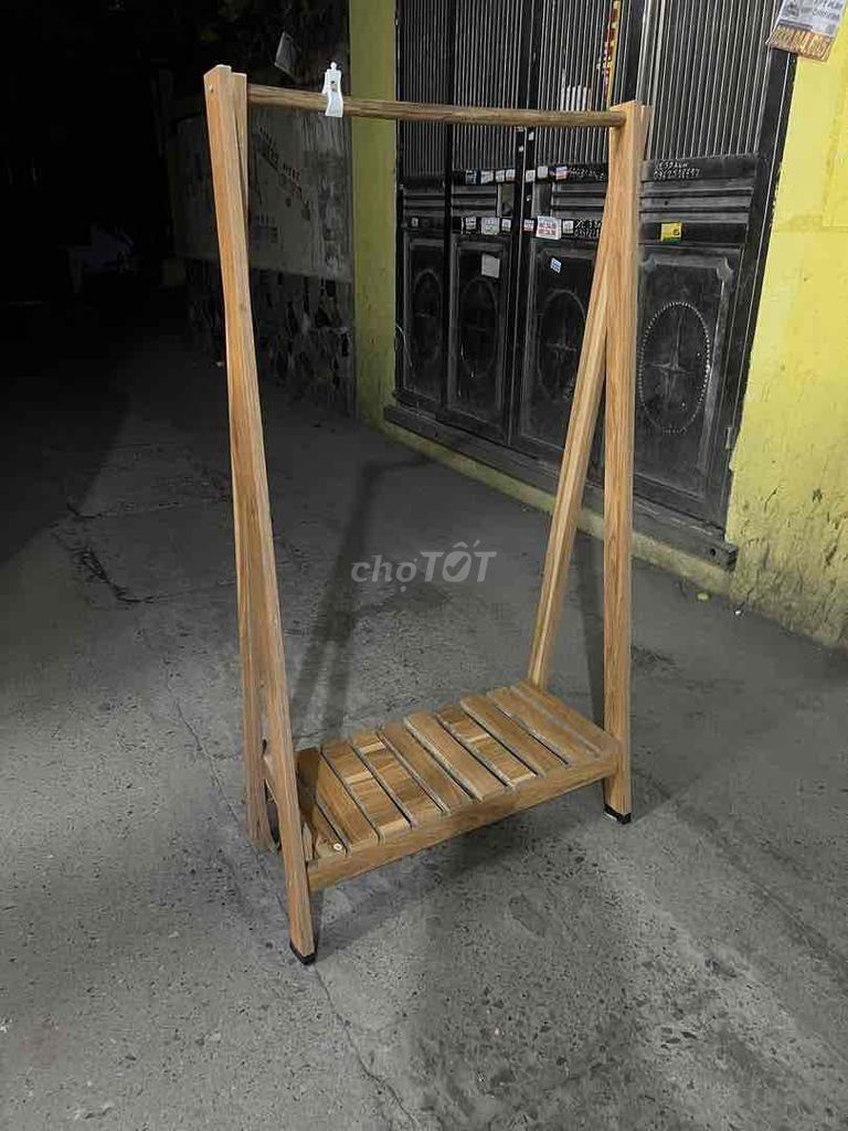 Kệ treo quần áo gỗ Nâu 1m4x80cm. Mua bán Tủ, kệ gia đình tại Quận Hoàng Mai Hà Nội được đăng bởi Em ly ne hình 1