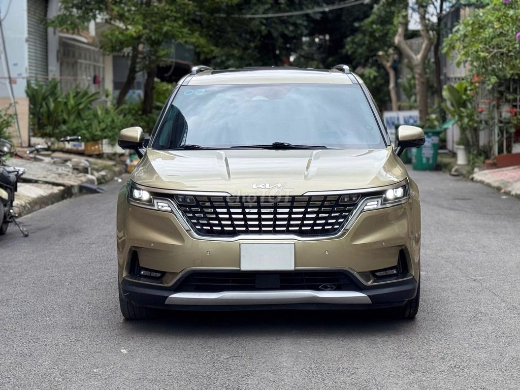 Kia Carnival Signature 2022, золотой песок, 7-местный