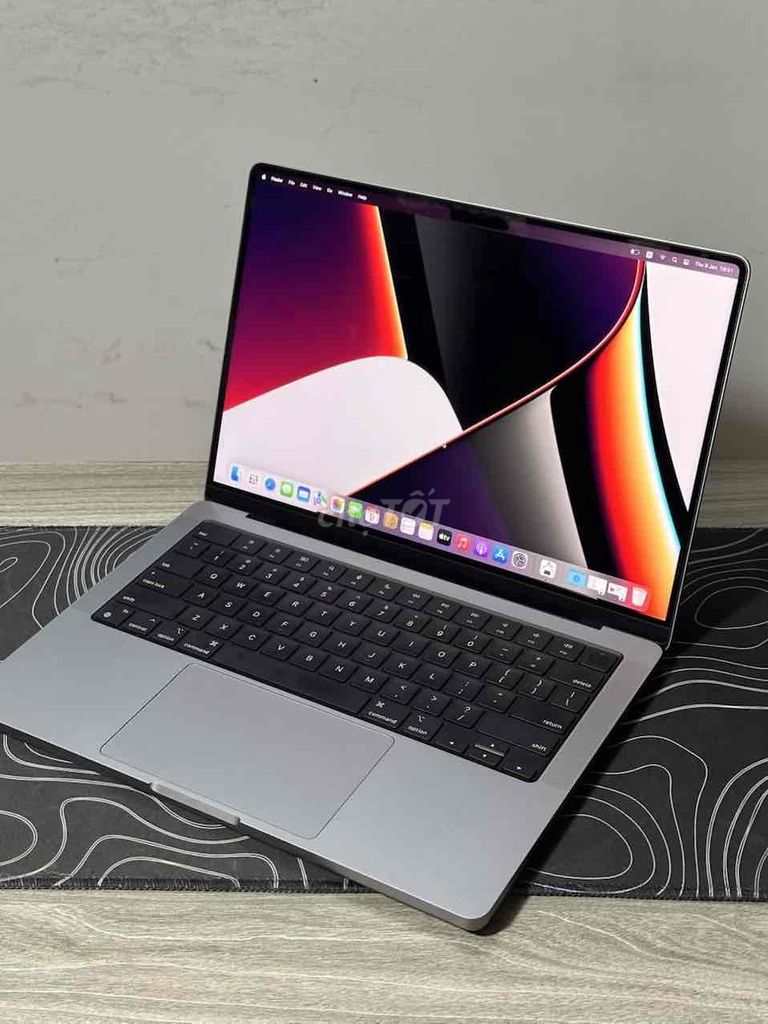 Macbook Pro 14" M1 Pro 16/512GB Gray 99%