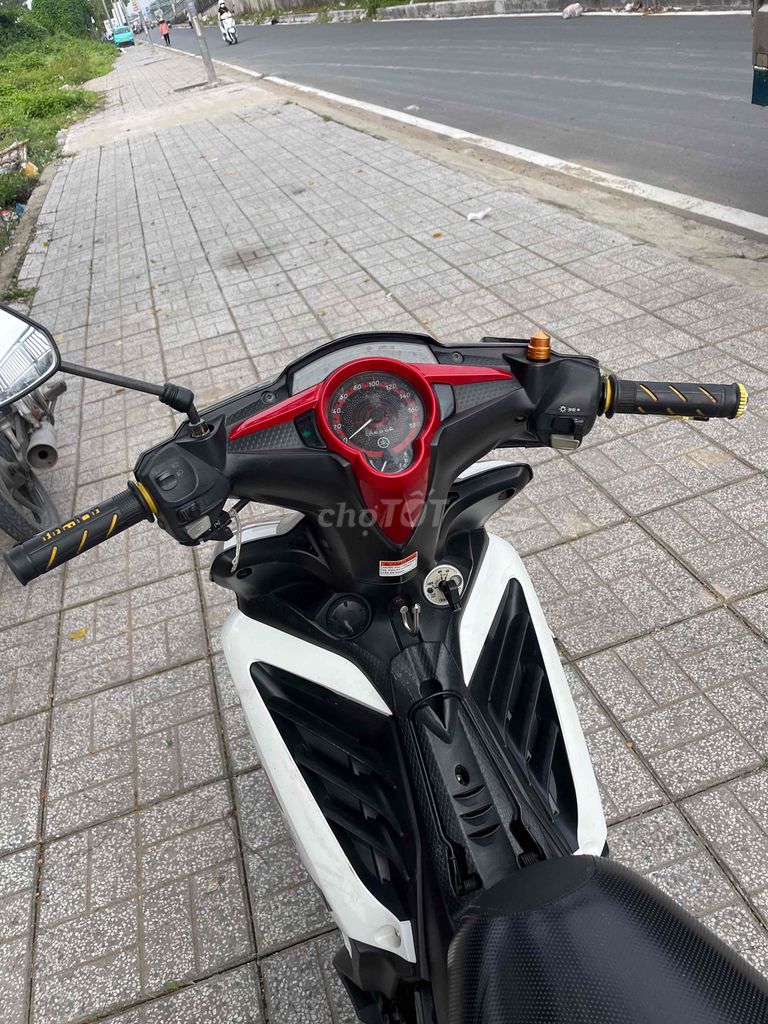 Yamaha Exciter 135 Trắng Đen Đỏ. Mua bán Xe máy tại Quận Cái Răng Cần Thơ được đăng bởi Cầm Đồ Minh Tấn hình 3