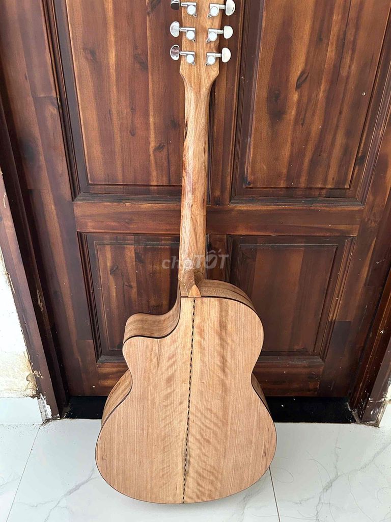 Guitar mới mua và ko có nhu cầu sử dụng nữa