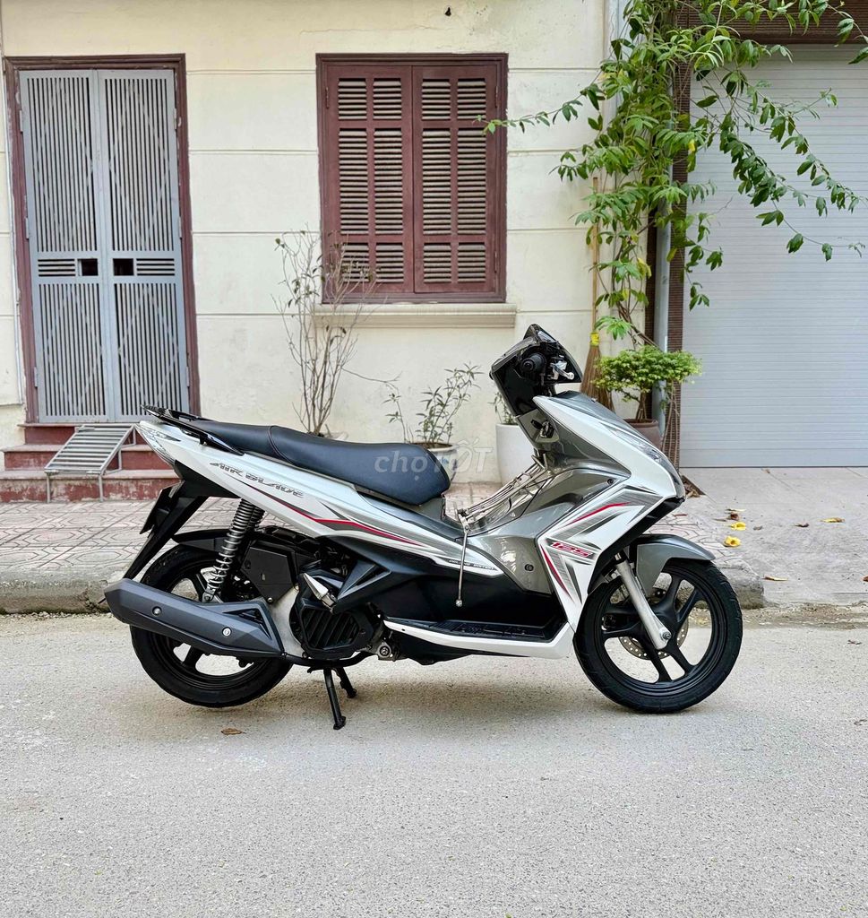 Airblade 125 chính chủ máy zin chất. Mua bán Xe máy tại Quận Bắc Từ Liêm Hà Nội được đăng bởi XE MÁY ÁNH QUÂN hình 5